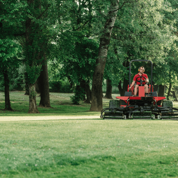 machines d'entretien pour terrain de golf